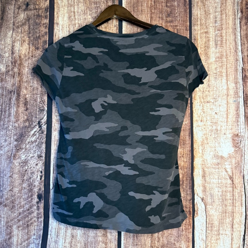 Athleta Camo Print T-Shirt - Picture 4 of 6
